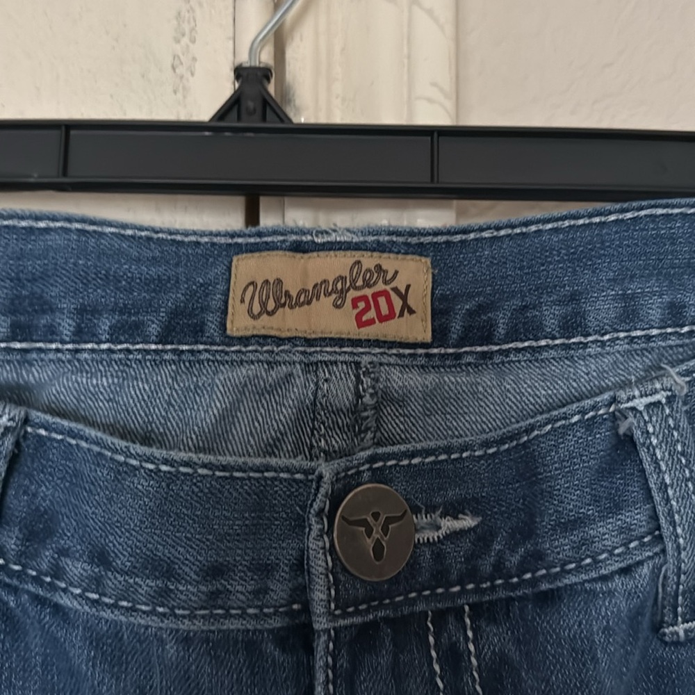 Wrangler Blue Jeans - Picture 2 of 8